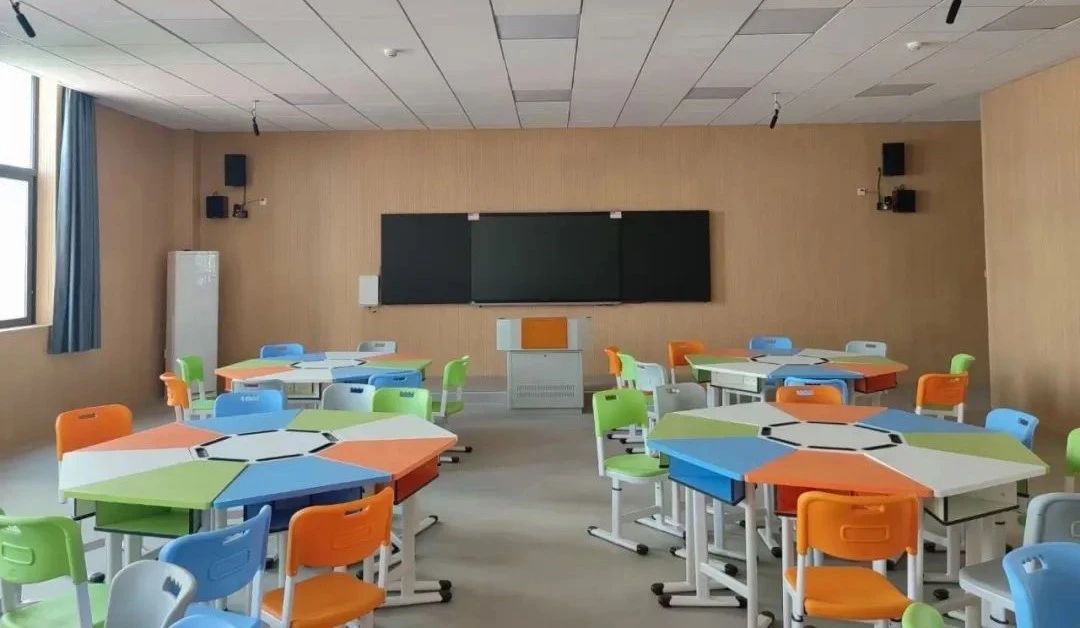 百乐博广播系统产品工程效劳武汉市某小学！