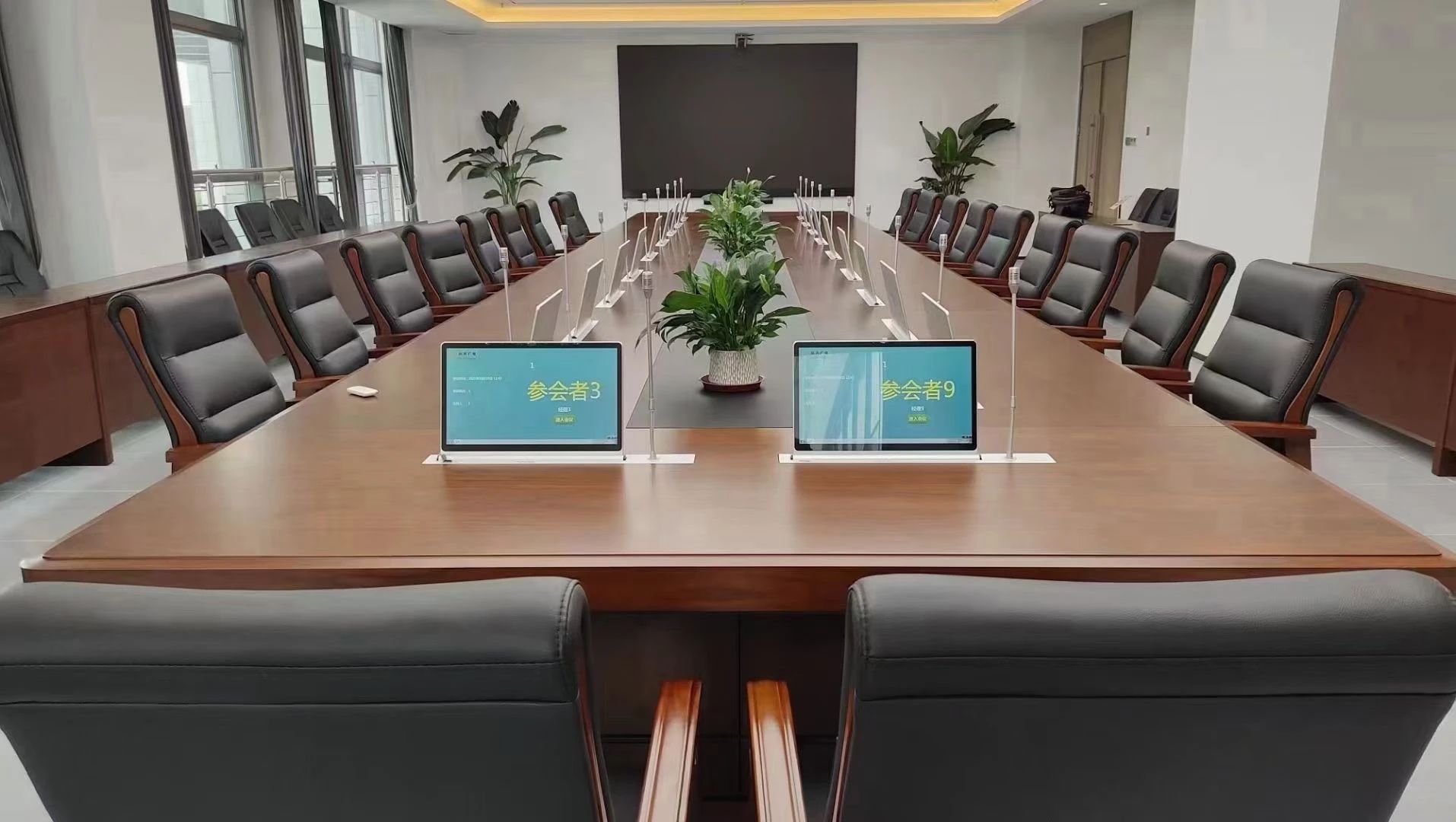 百乐博无纸化聚会系统工程产品效劳于校园聚会室！